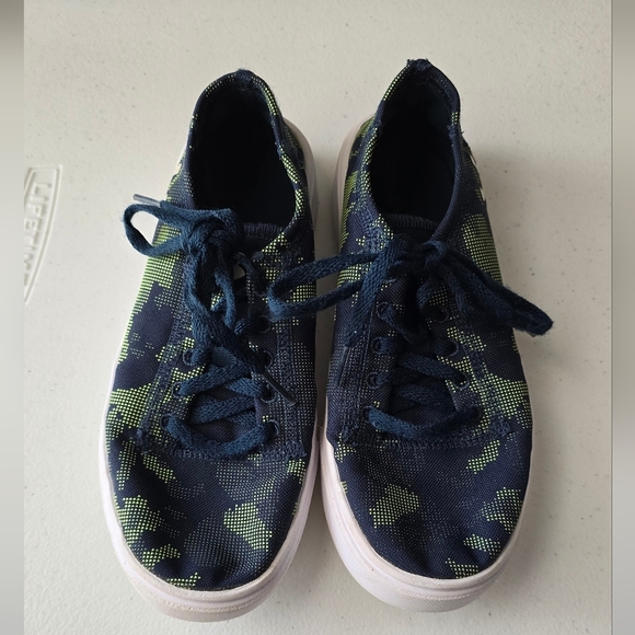 Kids Under Armour Canvas Camo shoes size 2Y - Picture 2 of 10